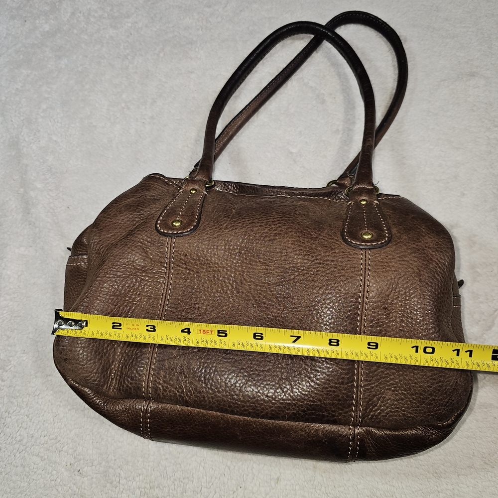 Elegant Brown Leather Handbag - Picture 15 of 16